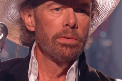 Toby Keith’s final birthday was a quiet one, but the legacy he left through his anthem “Don’t Let the Old Man In” continues to resonate. Inspired by a conversation with Clint Eastwood, the song became a mission statement for Keith—a reminder of strength, endurance, and living life on your terms. Through his cancer battle and beyond, Keith embodied the song’s message, inspiring countless fans to embrace resilience. As he would have turned 63 this July, his message lives on—louder than ever. Play the song, and don’t let the old man in.